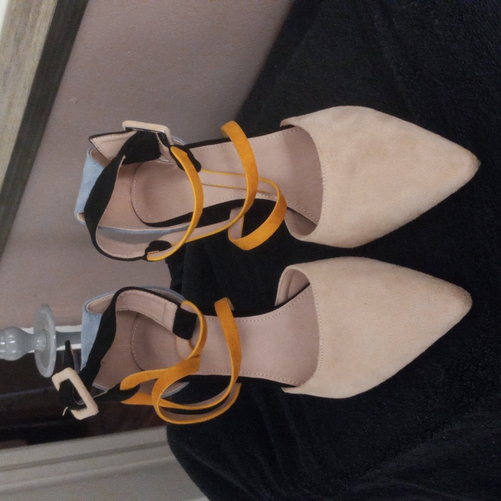 Shoes - Picture 2 of 3